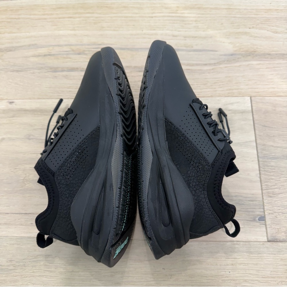 Clove Classic Shoes Sneakers
Nursing Core All Black Size 6 - Picture 5 of 7